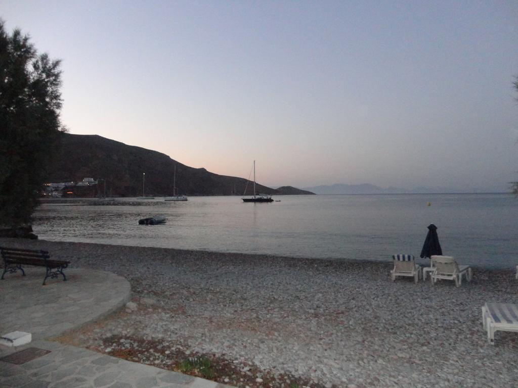 Pavlos Rooms Livadia  Exterior foto